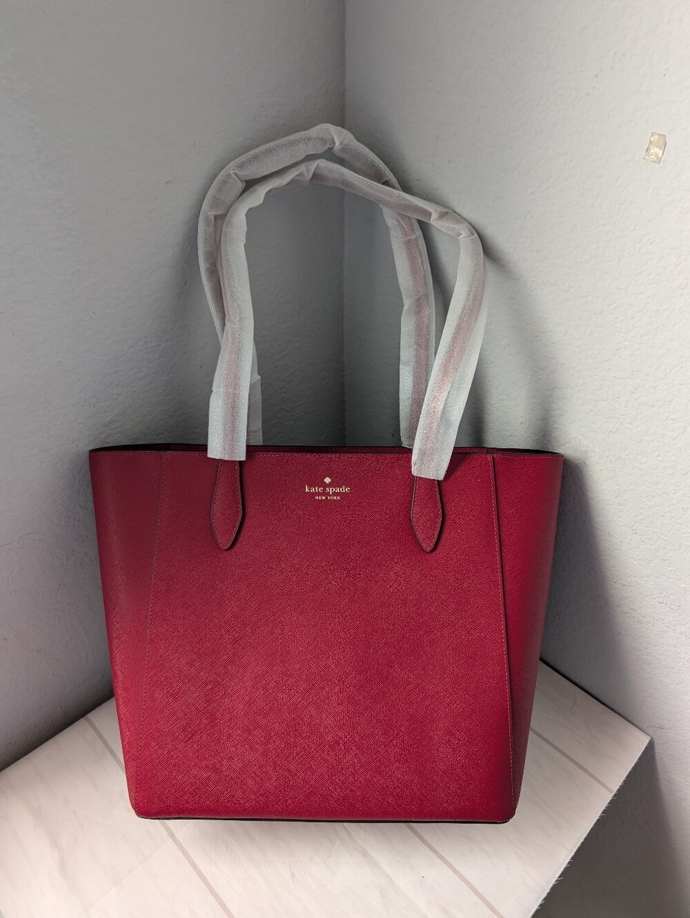 NWT Kate Spade New York KP071 Dana Large Tote In Red Jam.